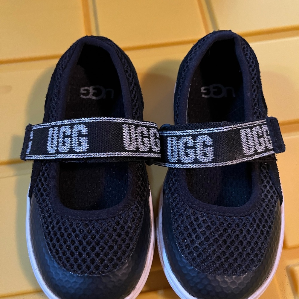 UGG kids Rennon Skimmer Mary Jane style shoes